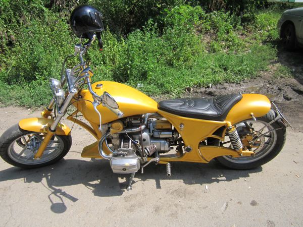 Bericht über die Reise nach Uman für einen Motorradflug 5 Straßen zurück in die UdSSR. Foto