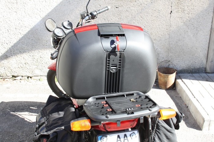 Kofr Shad sh 45 reviews. How to install on a motorcycle. Photos of the installation