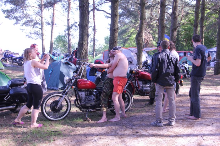 Motopiknik am Kiewer Meer in Yasnogordka, Beschreibung + Fotos